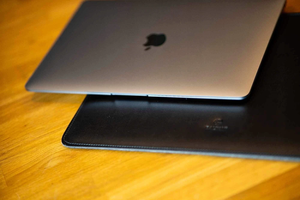 Dėklas Baltan do Apple MacBook Air/Pro 13 juoda