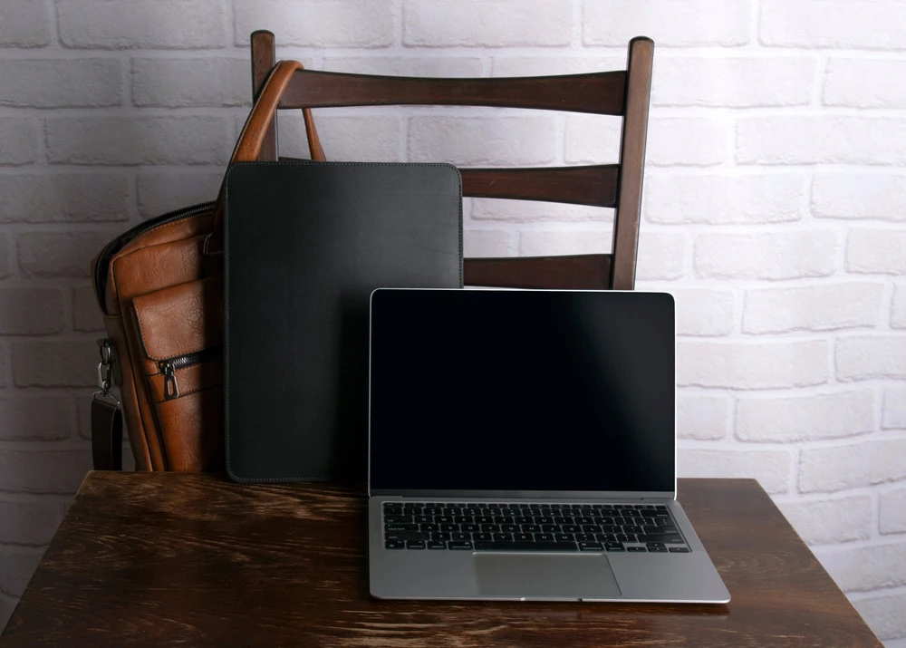 BALTAN Odinis dėklas Premium do MacBooka Pro 14" juoda