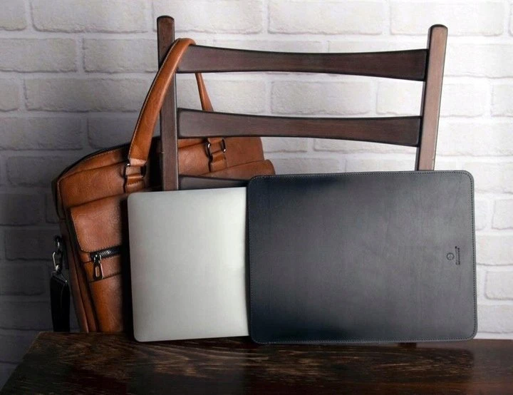 Dėklas Baltan do Apple MacBook Air/Pro 13 juoda