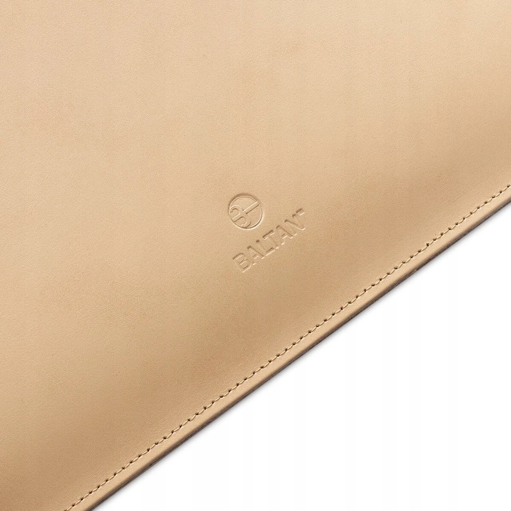 BALTAN Odinis dėklas Razor do MacBooka Air 13" M4 smėlio sp.