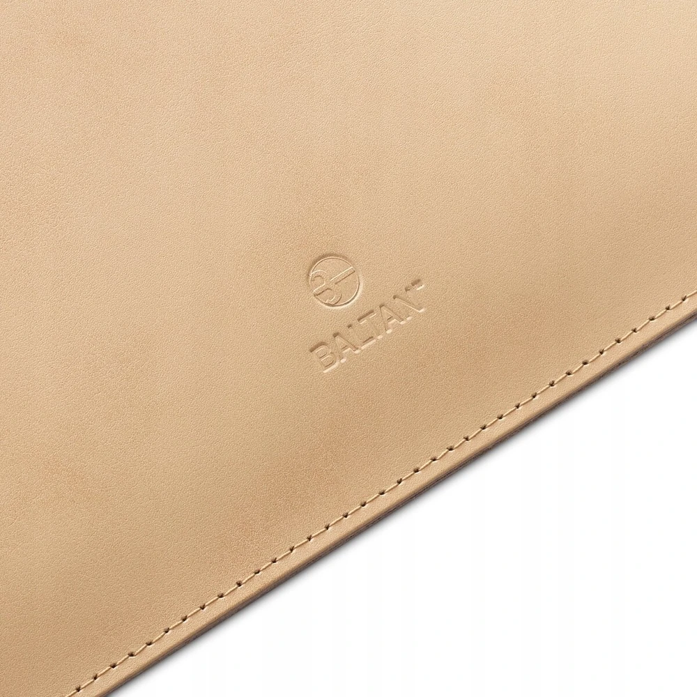 BALTAN Odinis dėklas su zamkiem do MacBooka Air 15" M5 smėlio sp.
