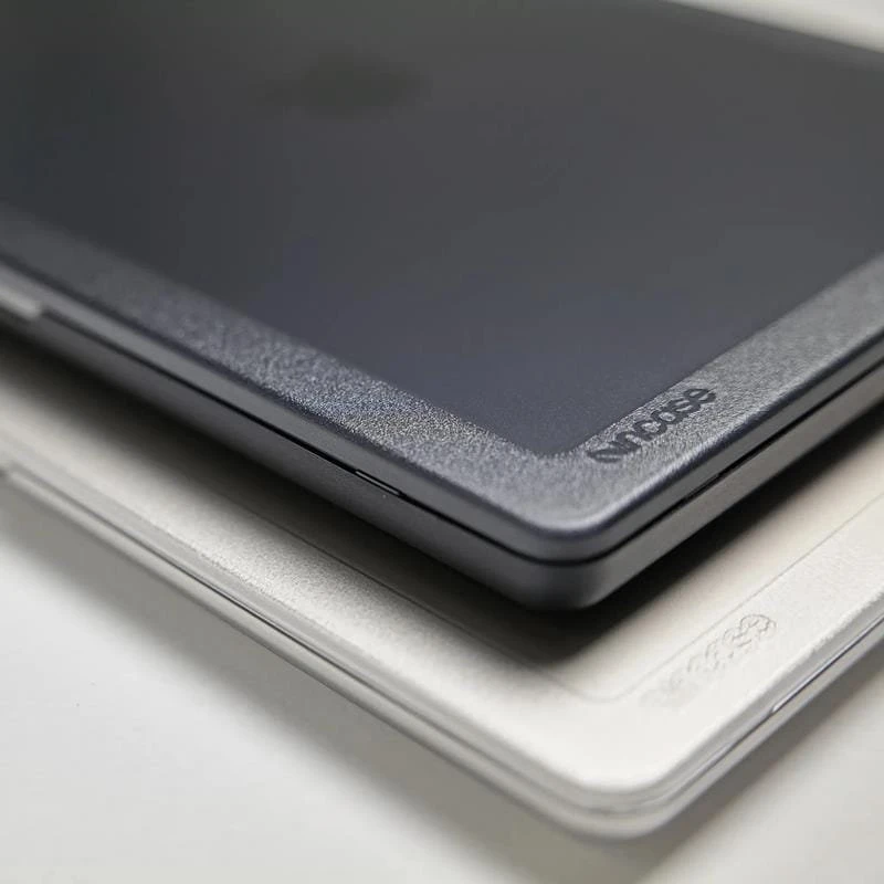 „Incase Edge“ kietasis dėklas – „MacBook Pro 14“ M4/M3/M2/M1/2024-2021 Juodas