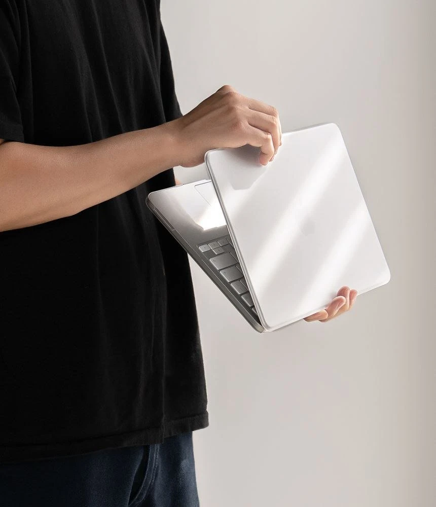 Dėklas RINGKE SLIM MACBOOK NEO 13 2026 matinis permatomas