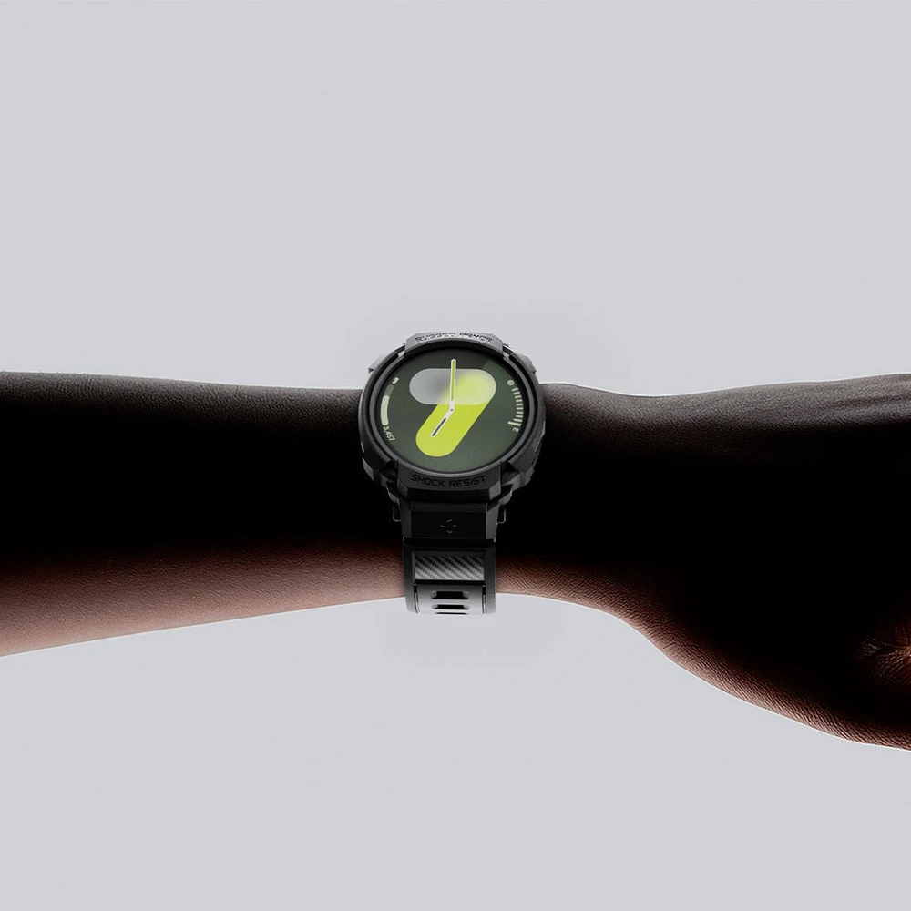 „Spigen Rugged Armor Pro“, matinis juodas - „Galaxy Watch 8“ (40 mm)