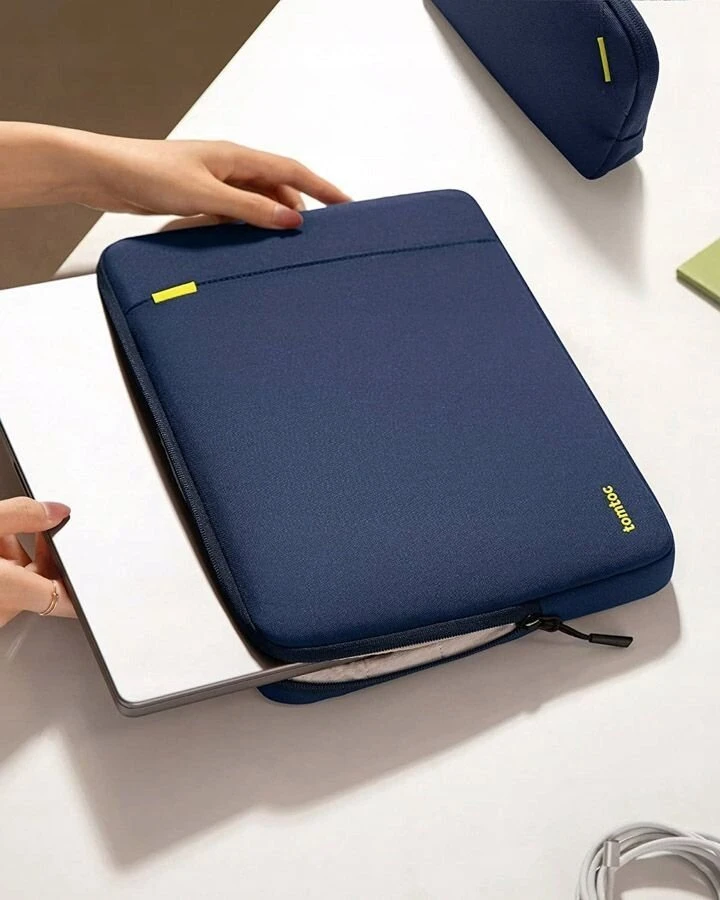 Rinkinys pokrowiec na laptopa TOMTOC Defender-A13 + Dėklas 14'' (tamsiai mėlyna)