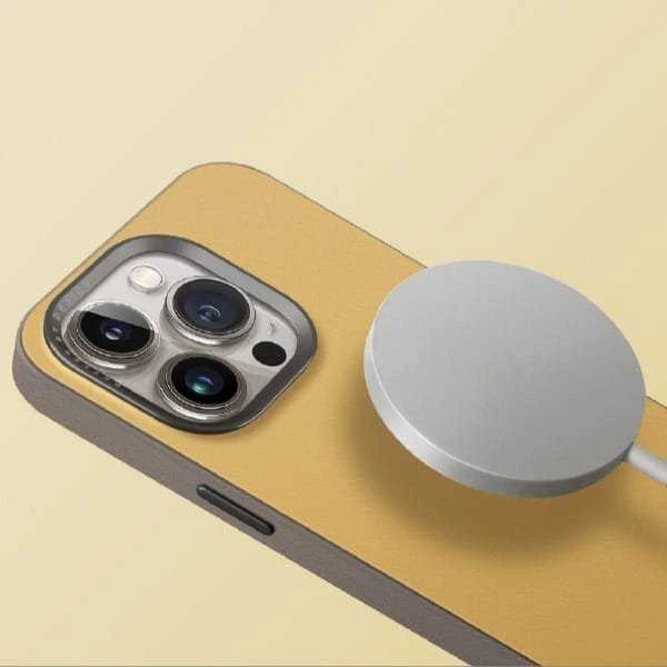 UNIQ Lyden DS Apple iPhone 15 Pro Max 6.7″ Magclick Charging dėklas beige-žalias ivory-lichen žalias