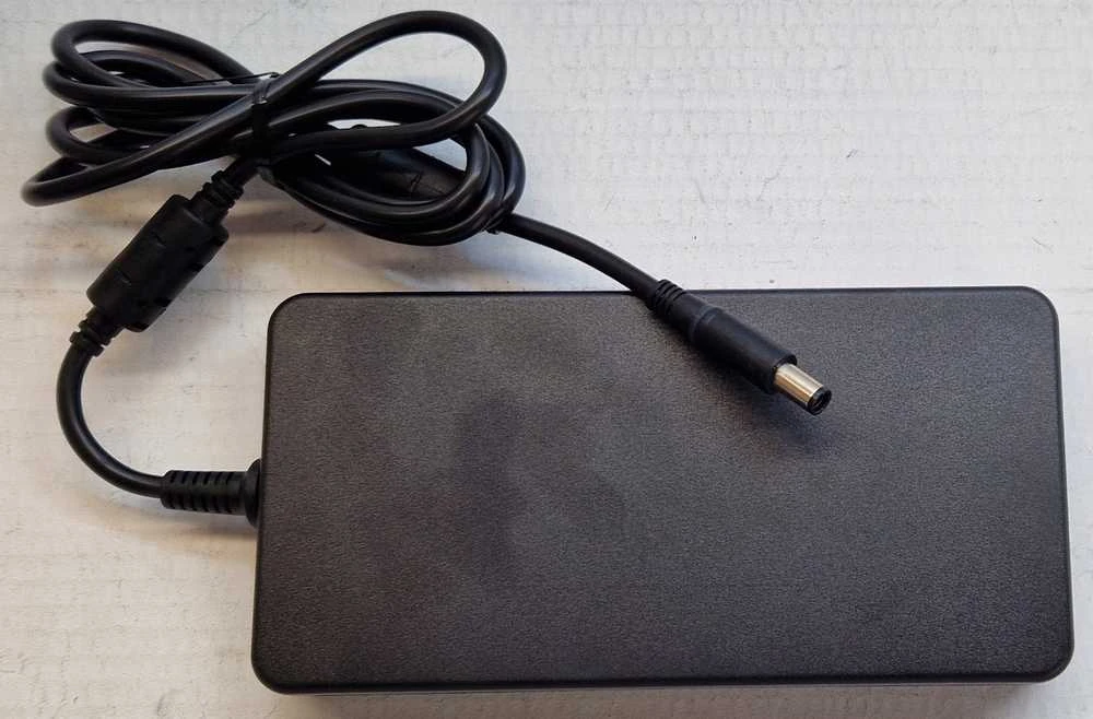 Nešiojamojo kompiuterio maitinimo adapteris Dell 240 W, 12.3 A, 19.5 V (AC Adapteris, 240W, Liteon,)