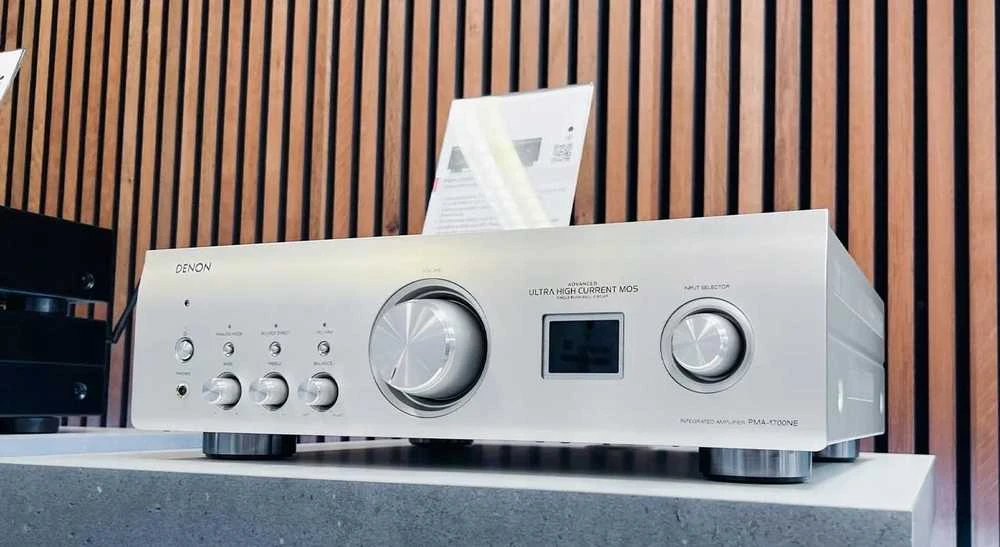 Denon PMA-1700NE integruotas stiprintuvas su šoniniu signalu