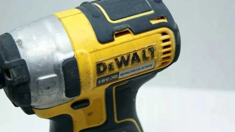 Smūginis veržliasukis Dewalt 18v xr kompaktowy klucz udarowy 1/2''