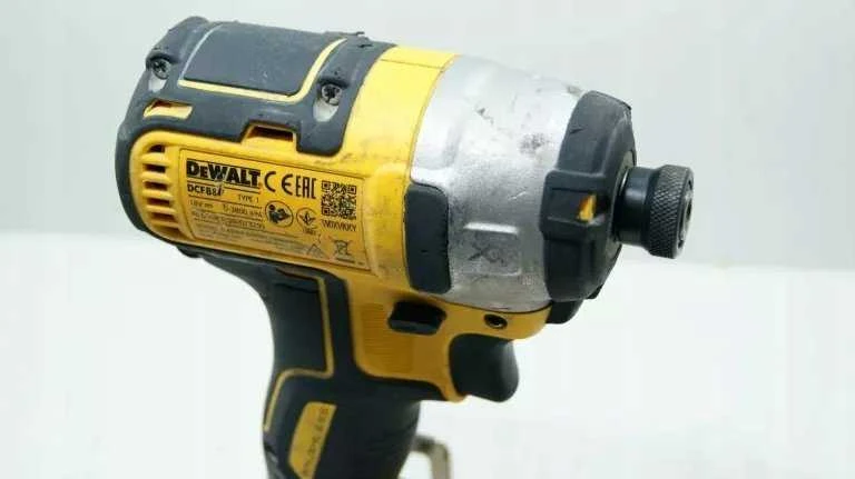 Smūginis veržliasukis Dewalt 18v xr kompaktowy klucz udarowy 1/2''