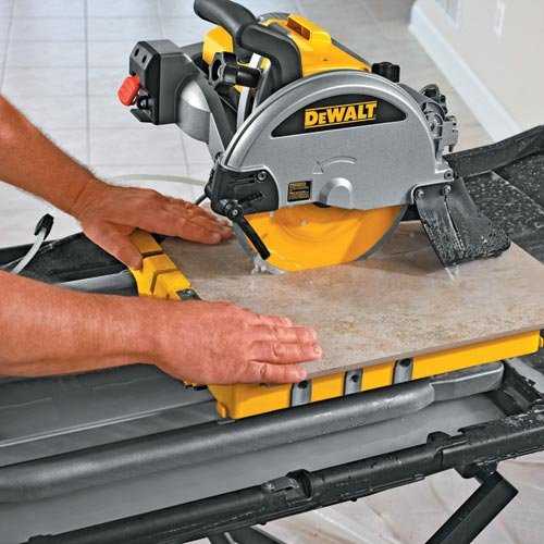 Plytelių pjovimo staklės DeWalt D24000; 690x690 mm