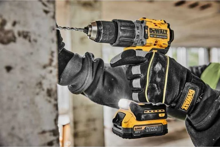 Smūginis gręžtuvas-suktuvas DeWalt DCD805P2T-QW; 18 V; 2x5,0 Ah akum.