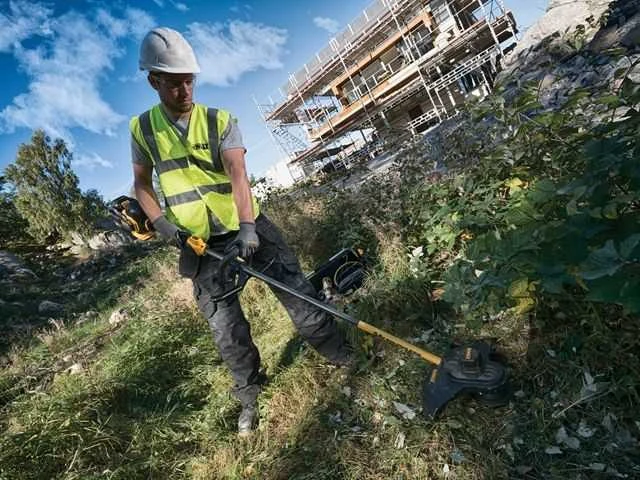 DEWALT akumuliatorinė žoliapjovė DCM571N 54V be akumuliatoriaus ir kroviklio