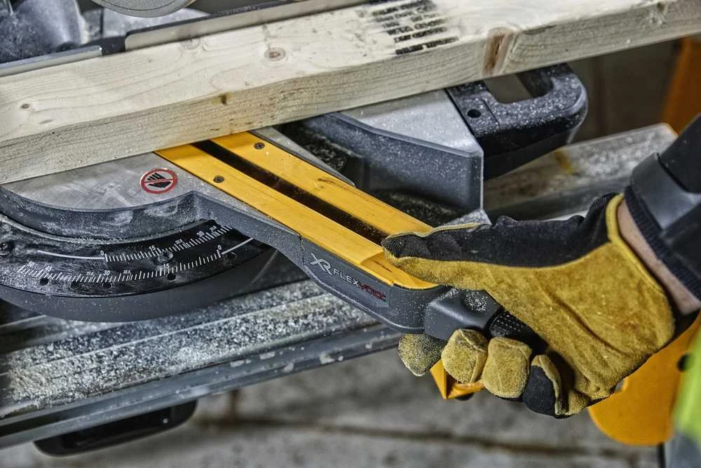 DEWALT FLEXVOLT MITER SAW 54V / 18V 216mm 2 x 6.0Ah LI-ION DCS777T2
