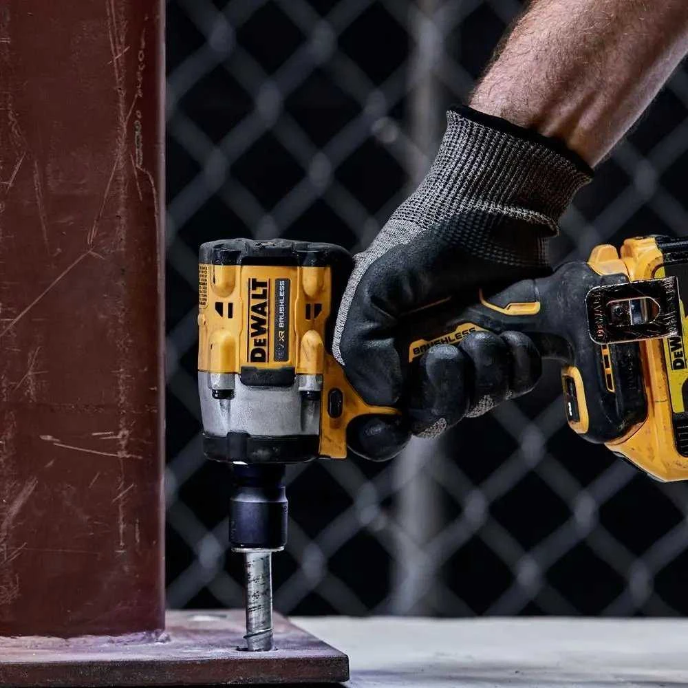 Smūginis veržliasukis DeWalt DCF921P2G-QW; 18 V; 2x5,0 Ah akum.