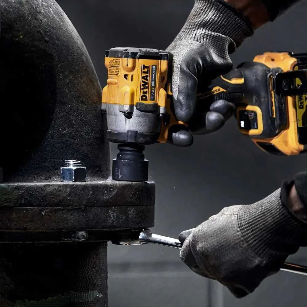 Smūginis veržliasukis DeWalt DCF921P2G-QW; 18 V; 2x5,0 Ah akum.