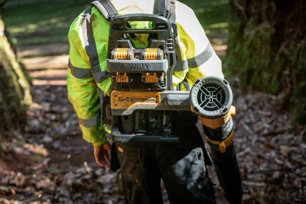 Dewalt DCMBBL800N-XJ akumuliatorinis kuprinės formos pūstuvas