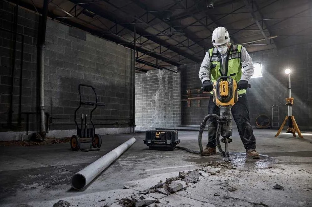 Atskėlimo plaktukas DeWalt DCH966Z2-QW; 54 V; 41 J; 1x15,0 Ah akum.