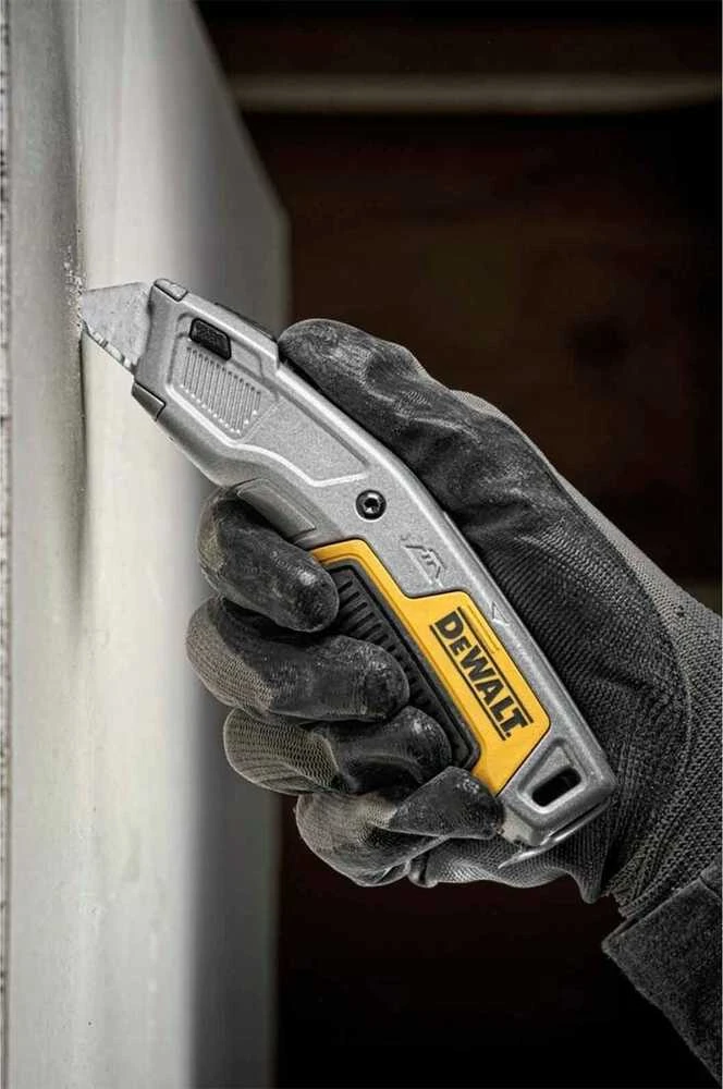 Peilis keičiamais ašmenimis DeWalt DWHT10054-0