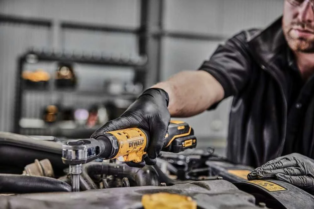 DEWALT terkšlė 12V 3/8" 81Nm 1x2,0Ah DCF503D1