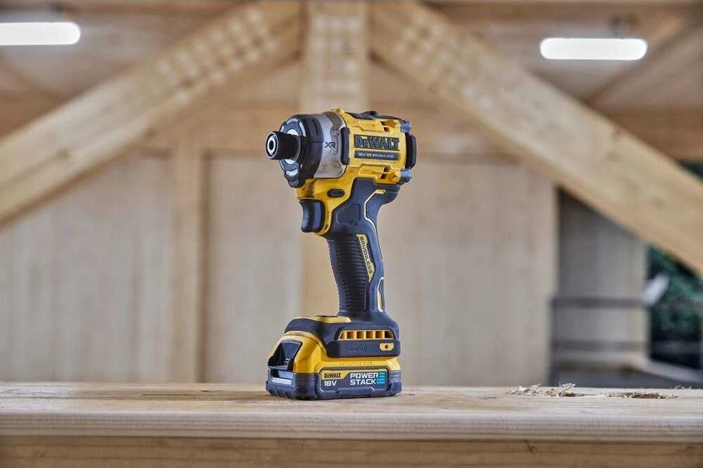 Smūginis suktuvas DeWalt DCF860NT-XJ; 18 V (be akumuliatoriaus ir pakrovėjo)