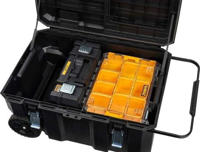 DEWALT.TSTAK BOX ON WHEELS | DEWALT