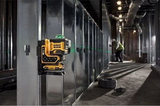 Dewalt 18V XR 3x360 žalias lazeris su nuotolinio valdymo pulteliu, 1x2Ah