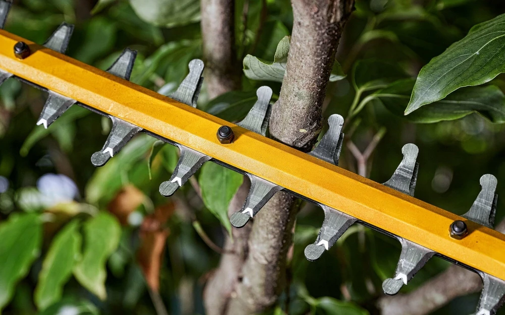 Akumuliatorinės gyvatvorių žirklės DeWalt DCMHT573N, 65 cm, 54 V be akumuliatoriaus ir įkroviklio