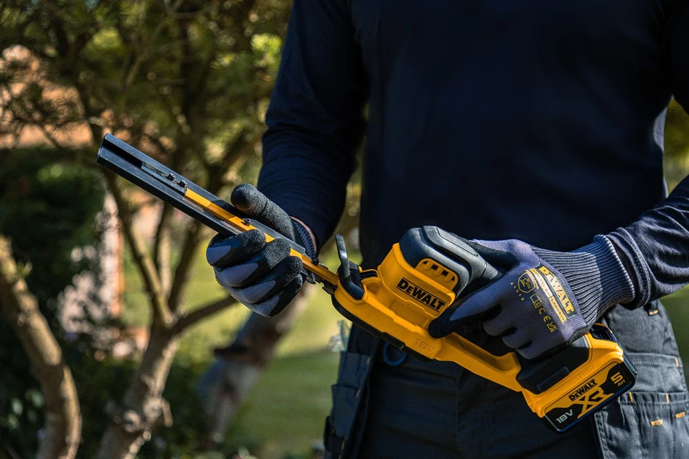 Dewalt kompkatiškos gyvatvorių žirklės DCMHT520n, 18V, be akumuliatoriaus ir kroviklio