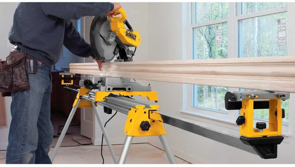 DeWALT Stovas skersinio pjovimo staklėms DE7023