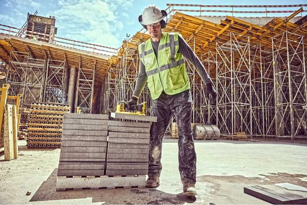 Stiklo laikiklis DeWalt DCE590D1T-QW; 120 kg; 18 V; 1x2,0 Ah akum.