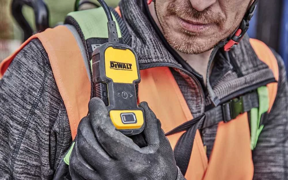 Belaidis kuprinės betoninis vibratorius, POWERSHIFT 554 Wh, 54V, DeWalt [DCPS310N-XJ]