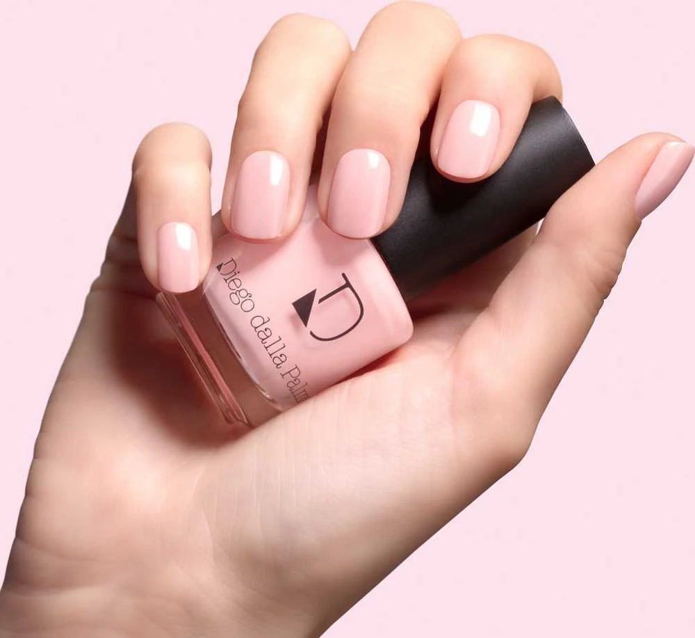 Diego Dalla Palma Makeup Nails Toluene-Free Semi-Sheer Nagų lakas 205 Rožinė Lemonade, 14 ml