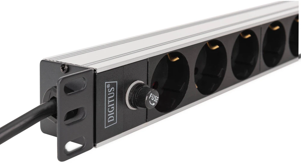 Digitus PDU Rack 19" maitinimo lizdas su apsauga nuo perkrovos, 9 Schuko CEE 7/3 (45°) lizdai, 2 m laidas, IEC C14 kištukas, 10A, aliuminis