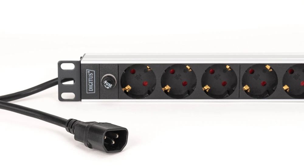 Digitus PDU Rack 19" maitinimo lizdas su apsauga nuo perkrovos, 9 Schuko CEE 7/3 (45°) lizdai, 2 m laidas, IEC C14 kištukas, 10A, aliuminis