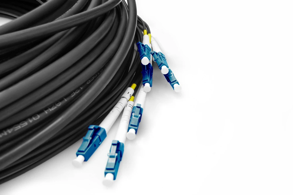 Konverteris Digitus Digitus Fabriškai užbaigtas universalus šviesolaidinis kabelis breakout tipo, vienmodis OS2, 8 gyslų, LC/UPC LC/UPC