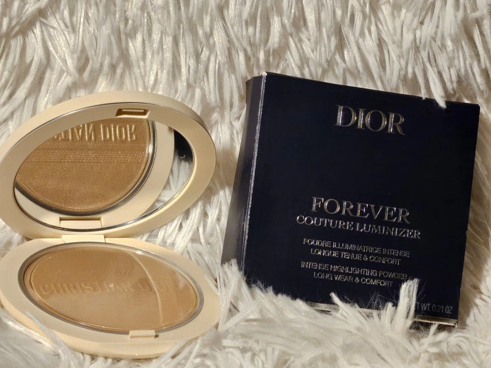 „Christian Dior Forever Couture Illuminating Blush Highlighter Compact“ skaistalai, žvilgantys, kompaktiški, 001, „Golden Cruise“, 1 atspalvis, 6 g
