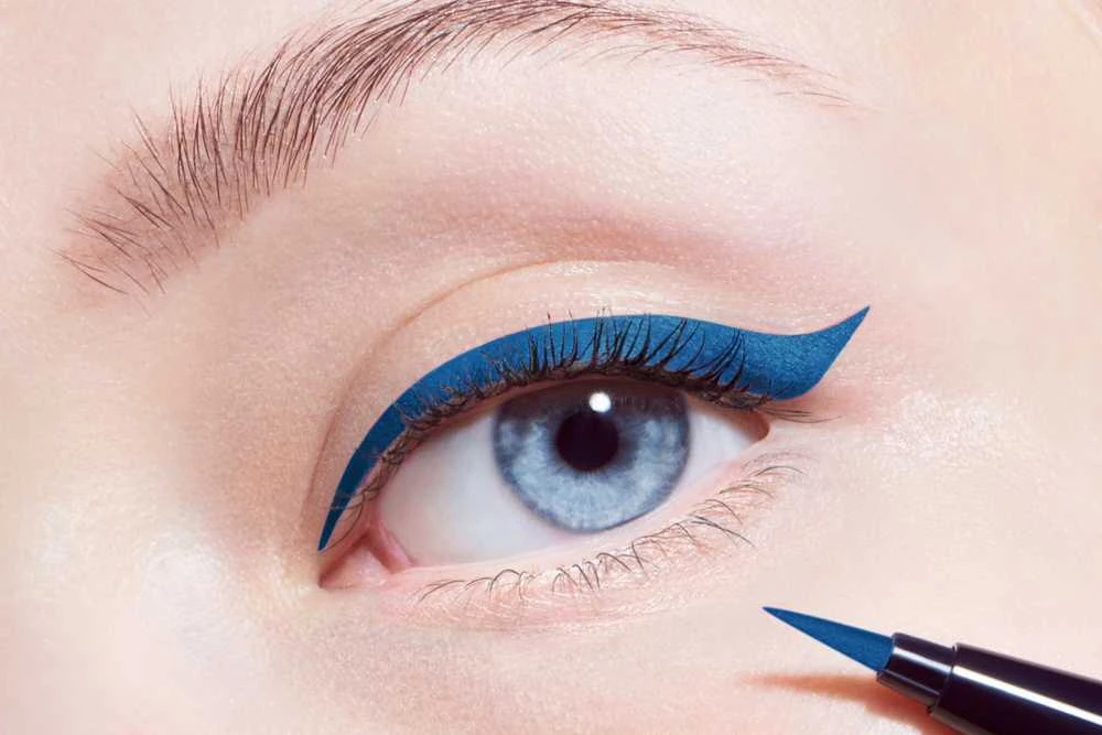 Christian Dior Diorshow On Stage Atsparus vandeniui Ultra-Flexible Felt Tip Intense Color Liquid Akių apvadas 181 Satin Indigo 0.55 ml