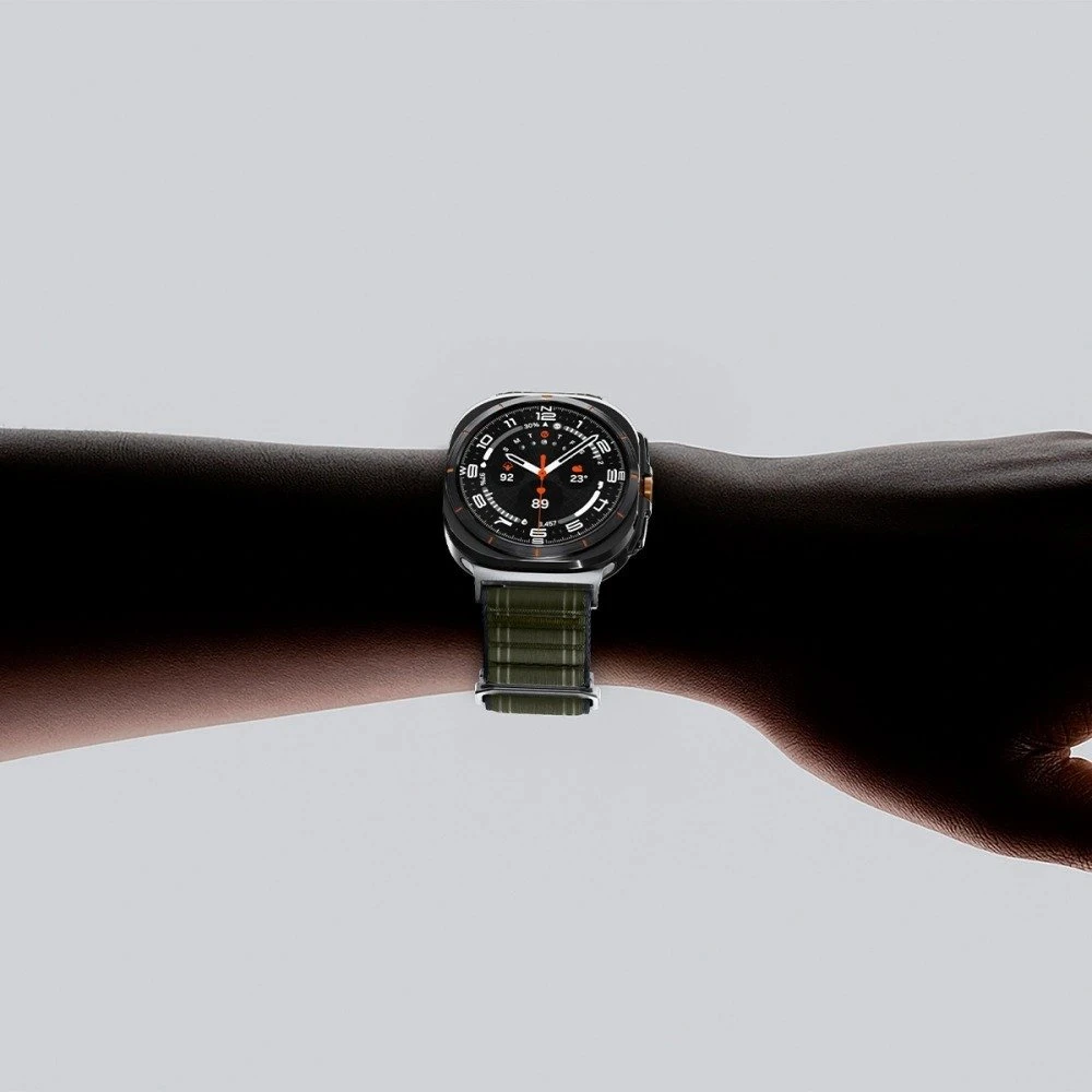 „Spigen Fabric Band“ (su lipduku), žalias - „Samsung Galaxy Watch Ultra 47mm“