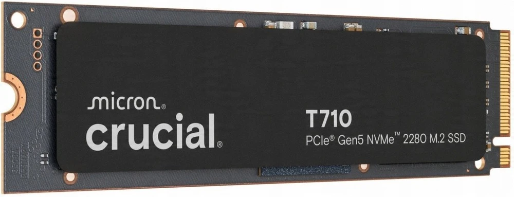 „Crucial T710 1TB PCIe Gen5 NVMe M.2 2280 SSD“ diskas, kurio skaitymo greitis siekia 14900 MB/s, o įrašymo – 13700 MB/s.
