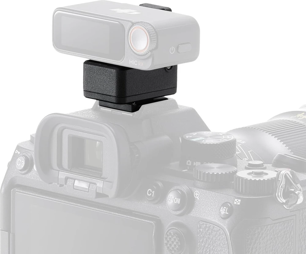 DJI Mic 2 imtuvas ant fotoaparato jungties