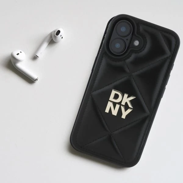 Dėklas DKNY DKHCP16LPQDSLK Apple iPhone 16 Pro 6.3″ juodos spalvos Quilted Stack Logo