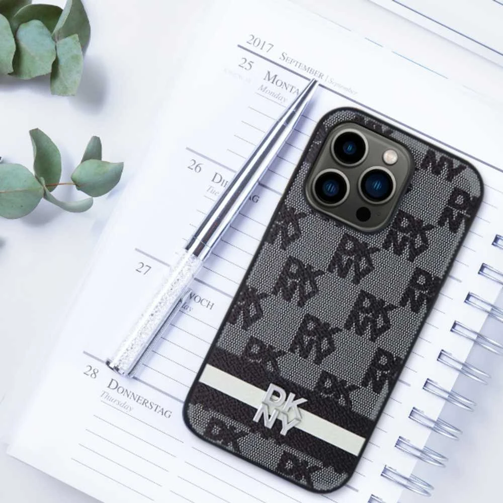 Samsung Galaxy S24 Ultra DKNY Odinis Dėklas Checkered Mono Pattern & Printed Stripes (DKHCS24LPCPTSSK) juodos spalvos