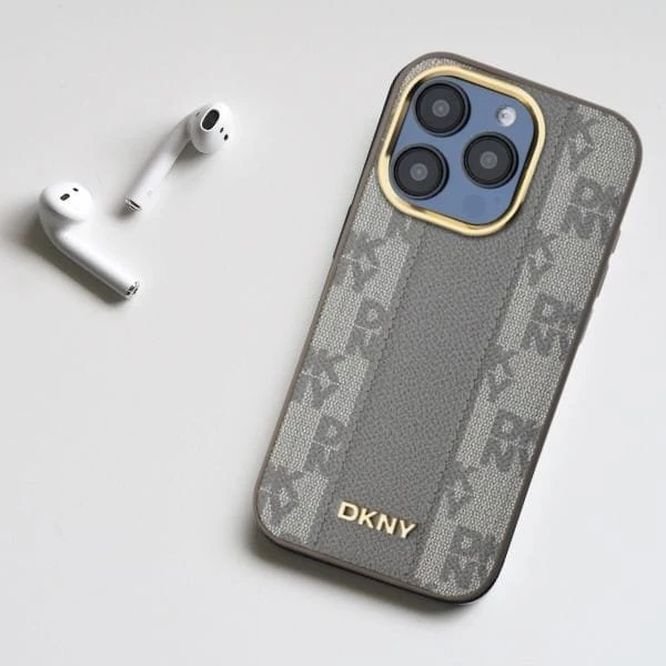 DKNY DKHMP14XPCPVSLE Apple iPhone 14 Pro Max 6.7″ beige kietas dėklas Leather Checkered Mono Pattern MagSafe