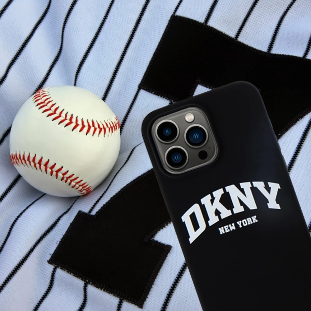DKNY DKHMP16SSNYACH Apple iPhone 16 6.1" dėklas telefonui juodos spalvos Silikoninis Printed Logo MagSafe