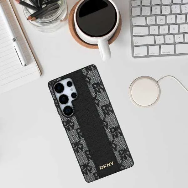 Dėklas DKNY Leather Checkered Pattern MagSafe Samsung Galaxy S25 Ultra juodos spalvos