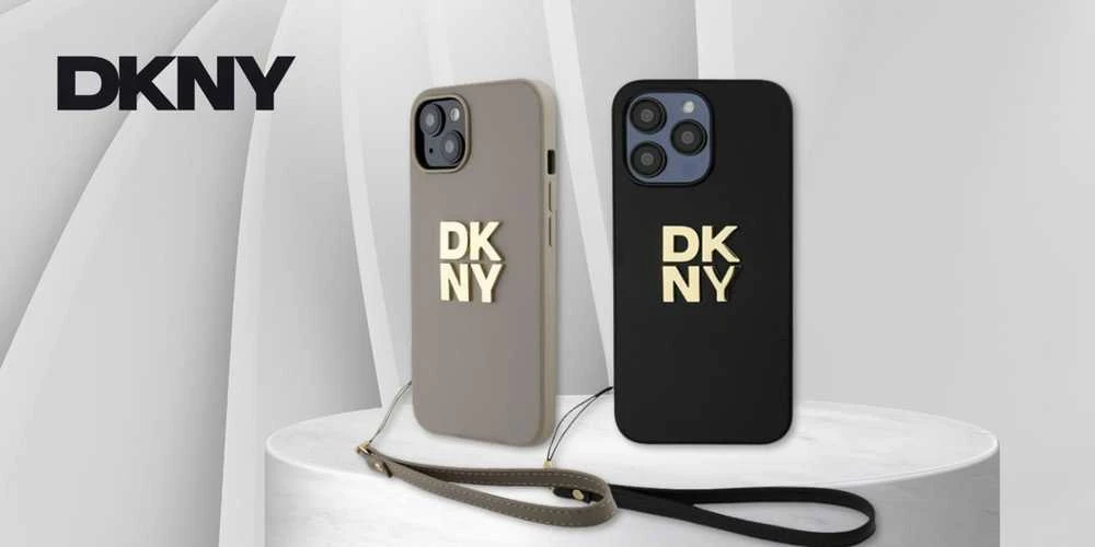 DKNY DKHCP15MPBSWSK Apple iPhone 15 Plus 6.7 colio juodos spalvos kietas dėklas su riešo dirželiu ir standartiniu logotipu