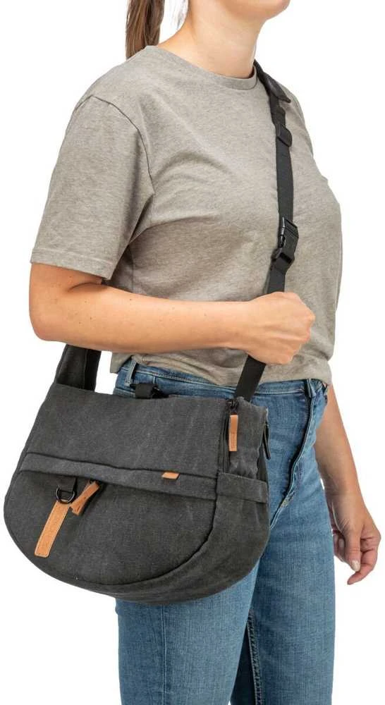 DoggyDolly Be Nordic Ingrid, torba-nosidė, juoda, 35 × 25 × 13 cm