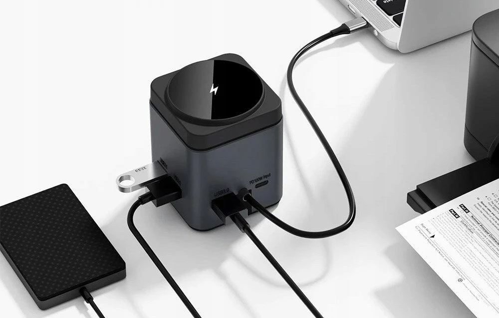 „Blitzwolf 9in1“ įkrovimo stotelė BW-TH17 + 15 W įkroviklis