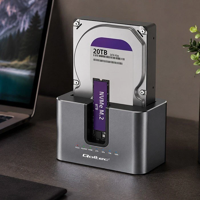 Qoltec 52631 HDD SSD prijungimo stotelė | SATA | M.2 NVMe | klonavimas | USB-C | 10 Gb/s | 28 TB